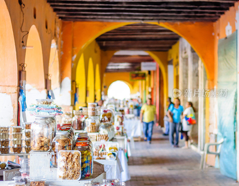 卡塔赫纳洛斯杜尔塞斯门户的甜蜜市场 - 哥伦比亚